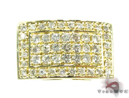 Yellow gold men's ring with five rows of prong-set diamonds