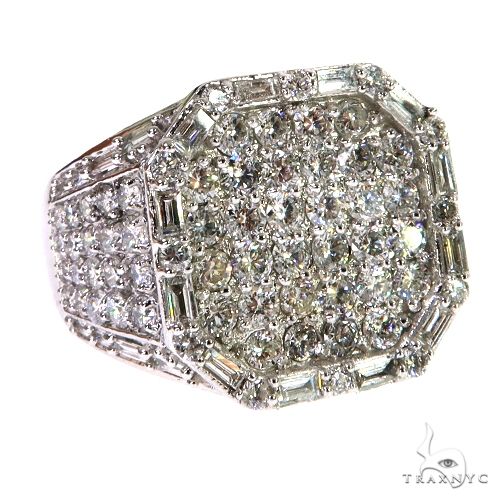 White gold men's ring with baguette and round diamonds in an octagonal setting