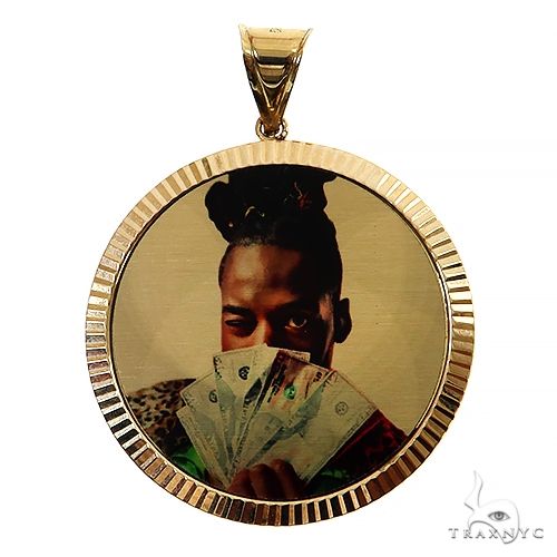 14K yellow gold round photo pendant with ridged edge, 35mm diameter, mens custom jewelry