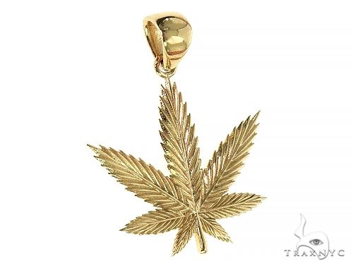 14K Gold Weed Pendant, photo 2 of 7