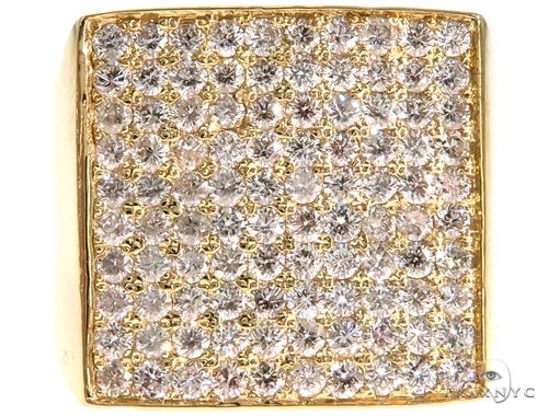 14K yellow gold men’s ring with square diamond pave setting