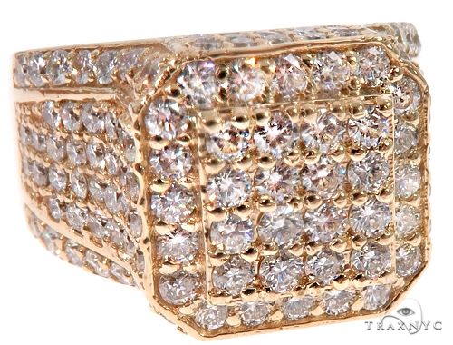 14k yellow gold men's ring with square cluster of multiple round diamonds, size 9.5