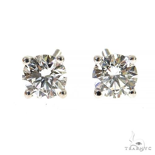 White gold 0.30 ct round lab diamond stud earrings with prong setting