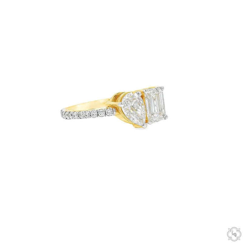 The Toi et Moi Emerald and Pear Lab-Grown Diamond Engagement Ring in 14K Gold, photo 4 of 8