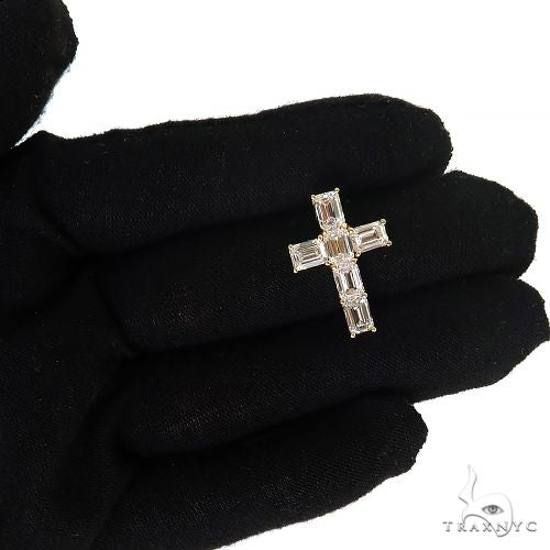 14K Gold Celestial Emerald Cross Pendant with Lab-Grown Diamonds, photo 7 of 7