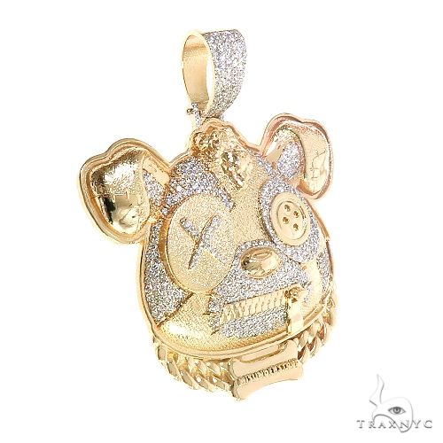 14K yellow gold bear-shaped pendant with diamond detailing and chain collar design