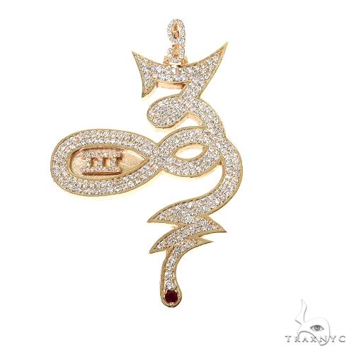 Custom diamond pendant in 14k gold with round-cut diamond setting, front view