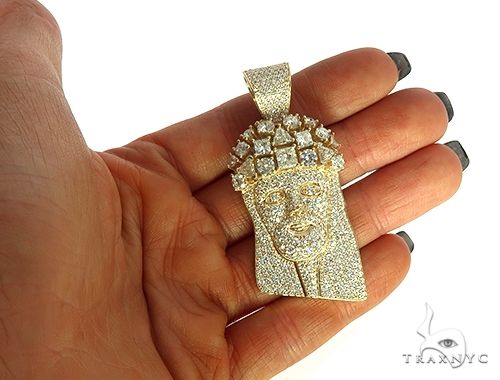 14K Gold Custom Made Jesus Head With Big Diamonds on The Crown, photo 6 of 7