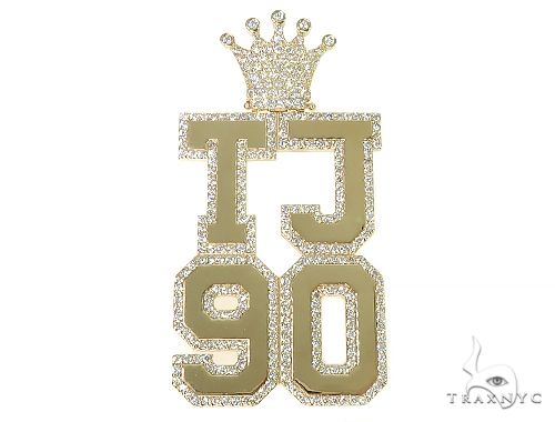 Custom diamond crown pendant in yellow gold – round-cut stones set across crown points, front view