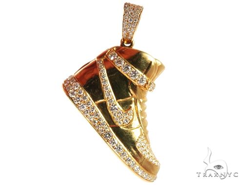 キャデラック ブロアム　ゴールド　オーナメント Buy Diamond Sneaker Shoe Pendant 64735 – TraxNYC
