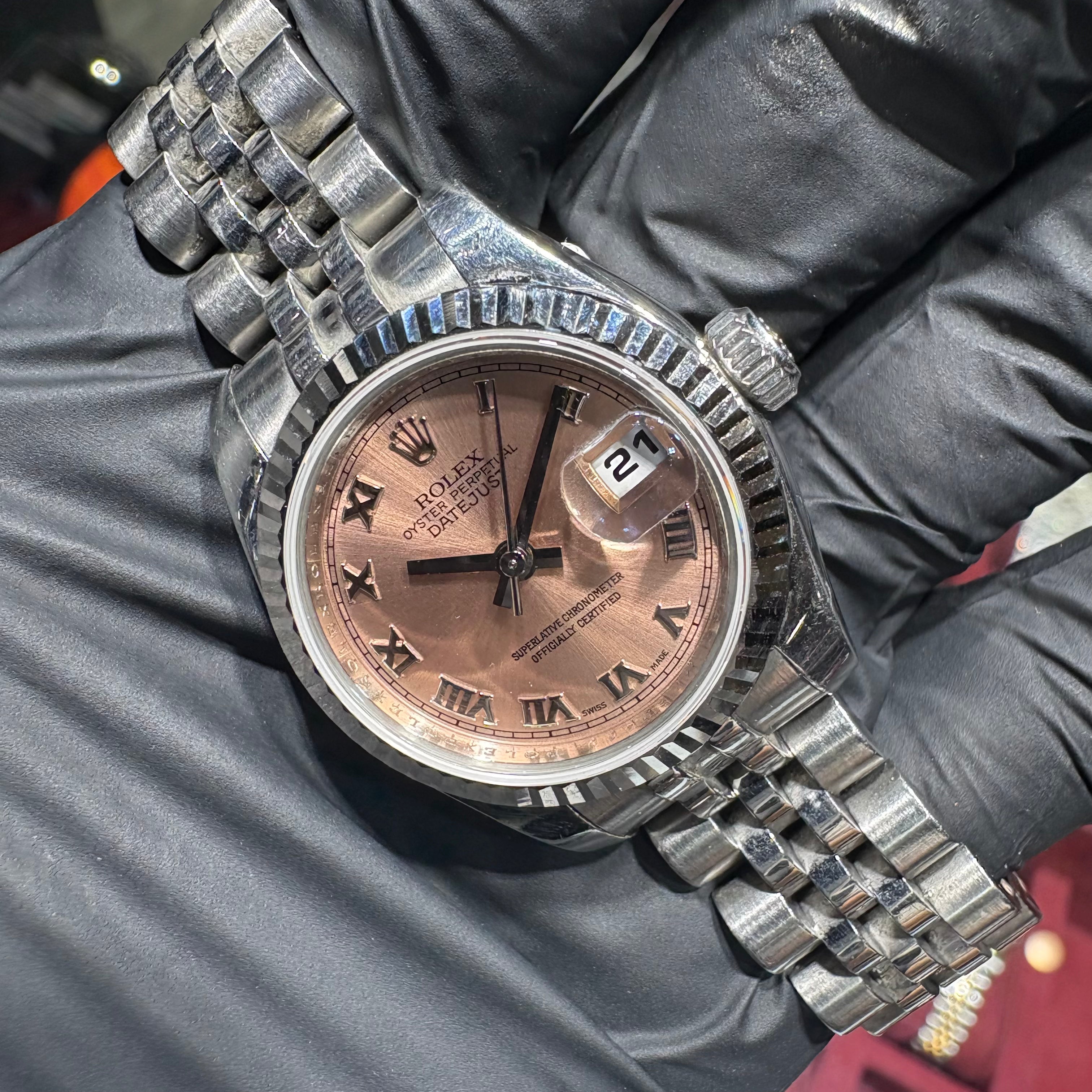 Roma Pink シルバー Rolex DateJust 26mm | Stainless Steel | Pink Roman Dial – TraxNYC