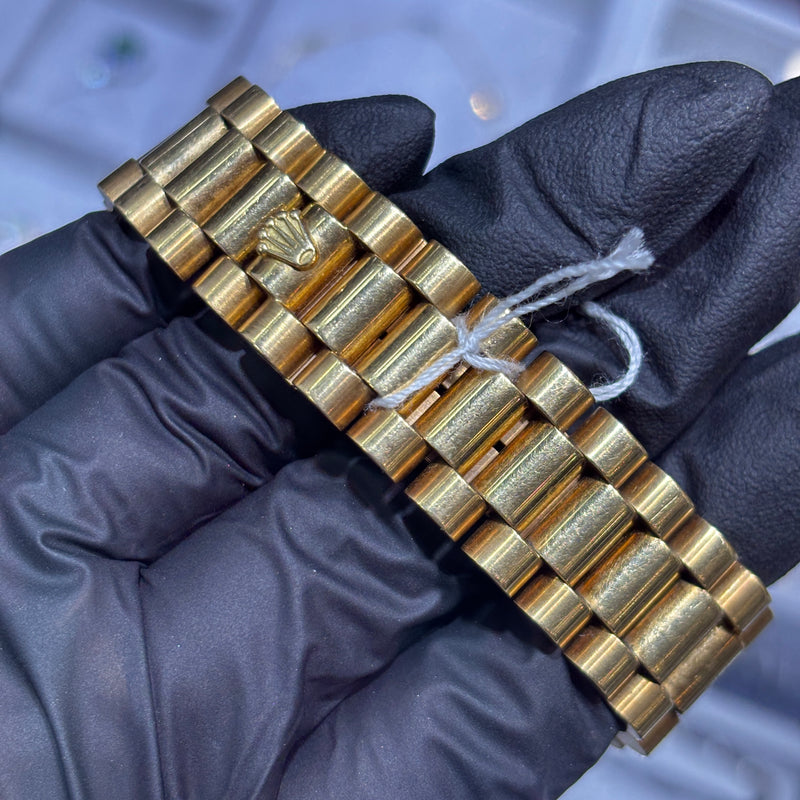 Rolex Day-Date 36mm, Custom Set Diamonds | 18K Yellow Gold | Green Ombre Diamond Dial, photo 2 of 2