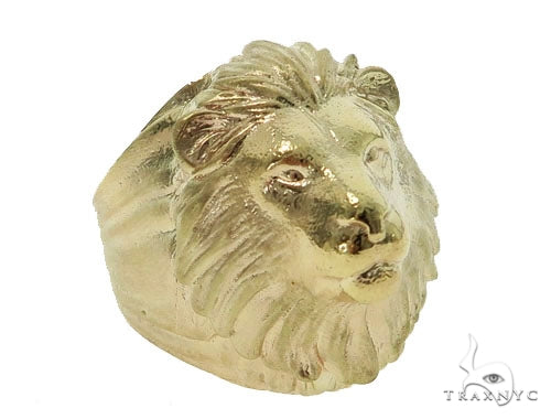 Men's gold lion head ring – sculpted lion face profile, top-down angle