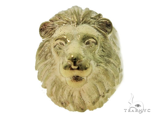 Yellow gold men's ring with detailed lion head design and textured mane