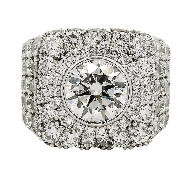Majesty Diamond Ring in 10K gold