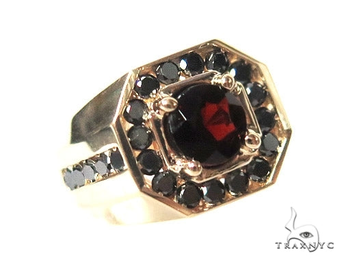 Mens garnet ring in 14k yellow gold – deep-red center stone in yellow gold setting, front view