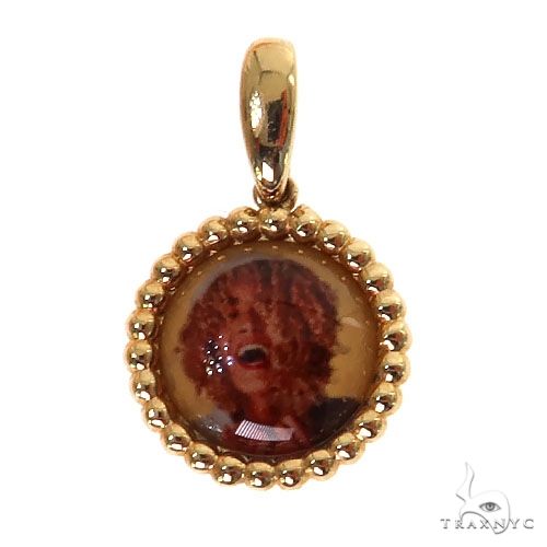 Yellow gold round photo pendant with beaded edge and smooth bail