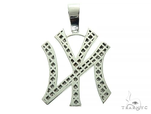 14K Gold New York Yankee Diamond Pendant, photo 3 of 7