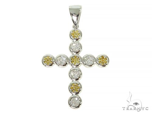 White gold cross pendant with alternating yellow and white round diamonds prong-set