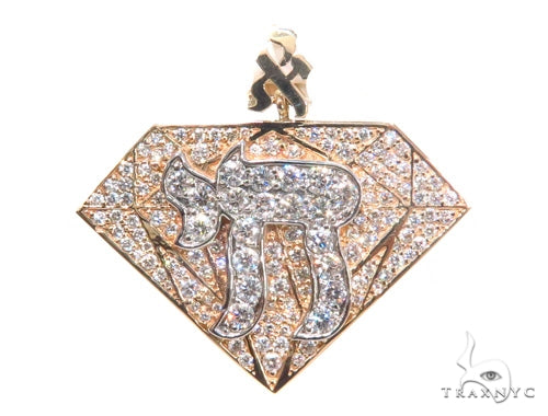 Chai diamond pendant in 14k yellow gold – round-cut diamonds set in open symbol frame, front view