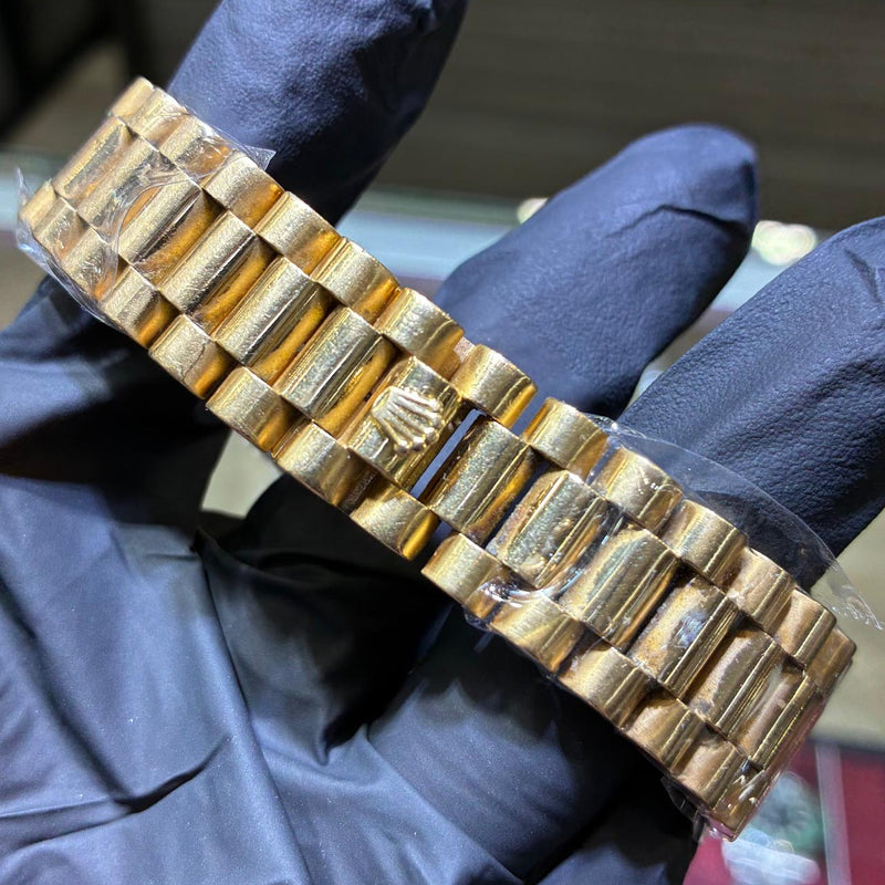 Rolex Day-Date 36mm | 18K Yellow Gold | Champagne Stick Dial, photo 2 of 2
