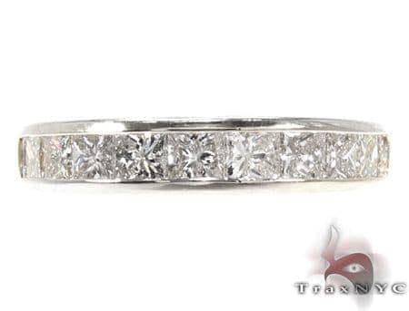 Invisible Diamond Wedding Ring in 18K gold, view 2