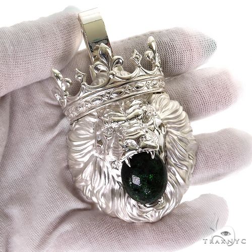 925 silver lion pendant with black opal centerpiece and detailed crown design