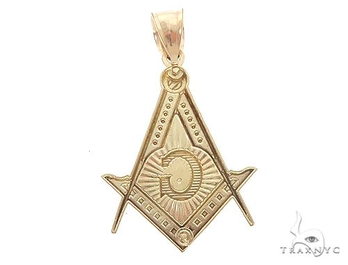 10K Yellow Gold Square and Compasses Masonic Instruments Charm Pendant, photo 3 of 6