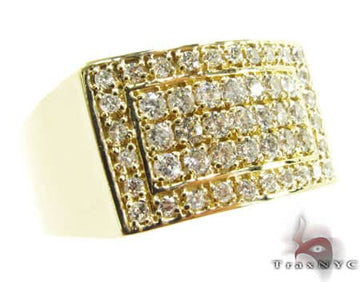 Yellow gold men's ring with five rows of prong-set round diamonds
