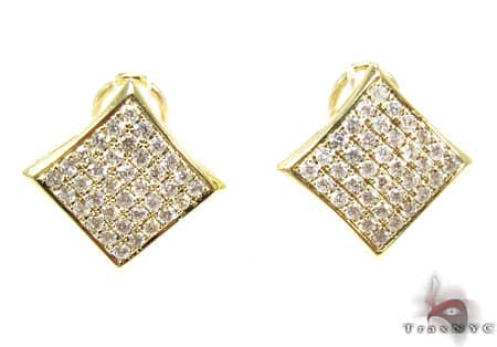 Yellow gold square men's earrings with pavé-set diamonds.