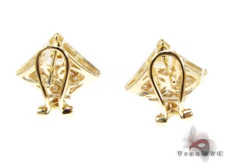 Yellow gold square men's earrings with pavé-set diamonds.