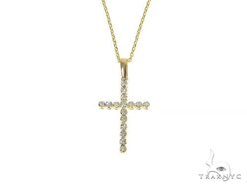 14K gold diamond cross pendant set – round-cut diamonds set in yellow gold cross, front view