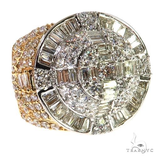 14K gold ring with round and baguette diamonds in a bold, circular design