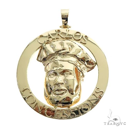 14K gold chef concessions custom pendant – dimensional lettering, front angle