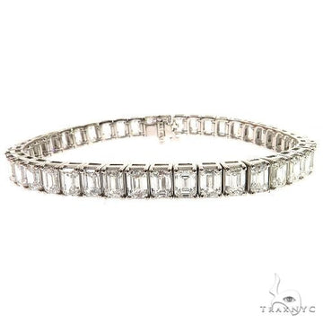 14K white gold bracelet with rectangular emerald-cut lab diamonds in fancy link design.
