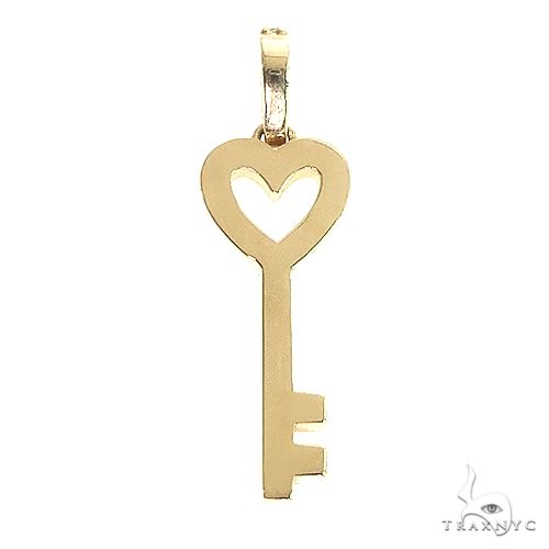 14K Gold Heart Key Diamond Pendant 66680 – TraxNYC
