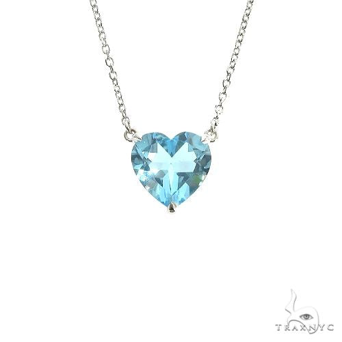 Heart-shaped aquamarine necklace in 14K gold – front view of gemstone setting