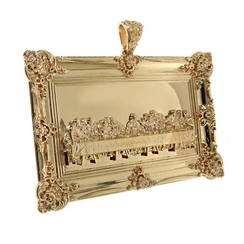 14K yellow gold pendant featuring an embossed Last Supper scene in a decorative frame