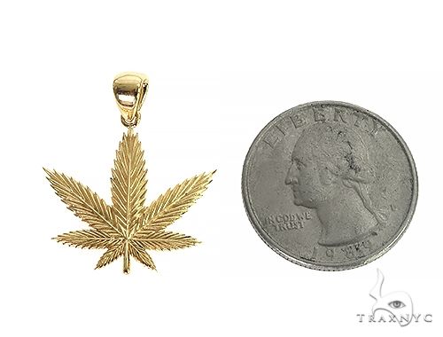 14K Gold Weed Pendant 66342 - Image 4