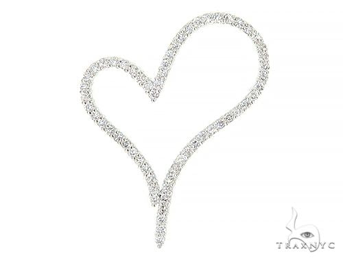 14K white gold diamond heart pendant – front view showing heart silhouette with pavé-set diamonds
