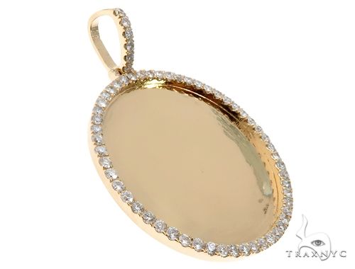 14K yellow gold round photo pendant with diamond-studded border and polished center