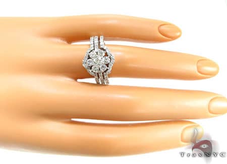 Flower Diamond Ring Set 17033 - Image 10