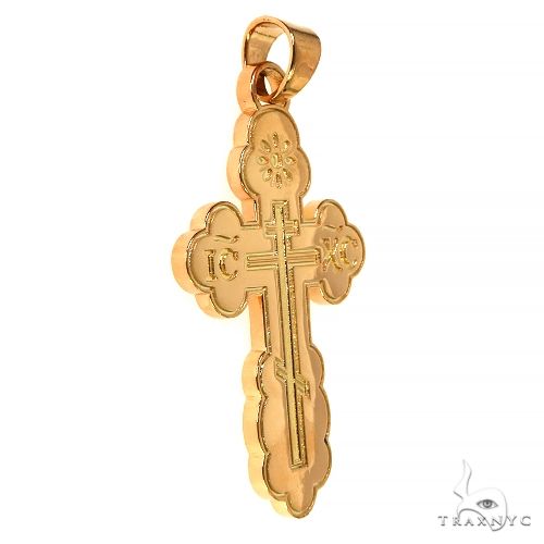 18K yellow gold men's cross pendant with detailed edges and polished finish