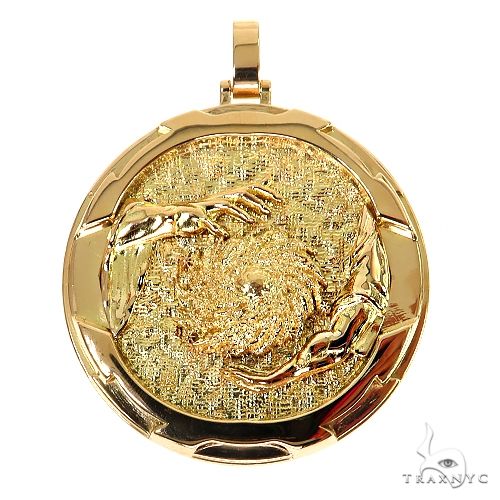 Custom 18K yellow gold relief pendant – three-dimensional sculpted surface, front view