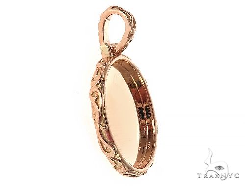 18K Gold Oval Special Edition Photo Pendant Engraved Frame 65310 - Image 2