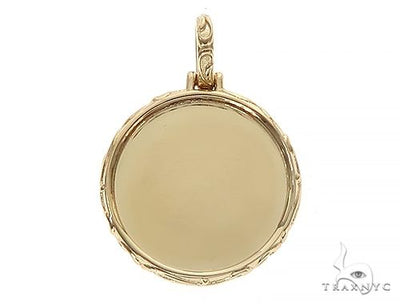 14K Yellow Gold Round Special Edition Photo Pendant Engraved Frame 65311 - Image 1