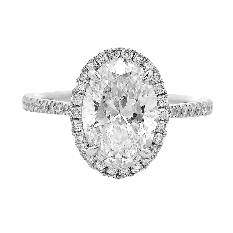 Oval Halo Diamond Engagement Ring in 14K gold