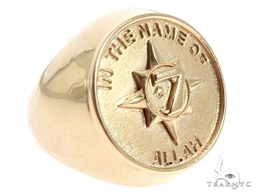 Men's gold universal flag motif ring – flat engraved face, front angle view