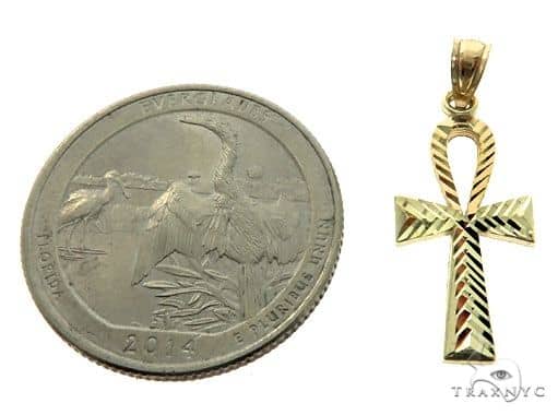 10K Gold Small Ankh Cross Crucifix 57104