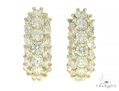 14K Yellow Gold Diamond Small Hoop Earring, photo 1 of 5